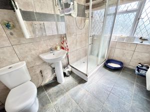 Photo 16- click for photo gallery